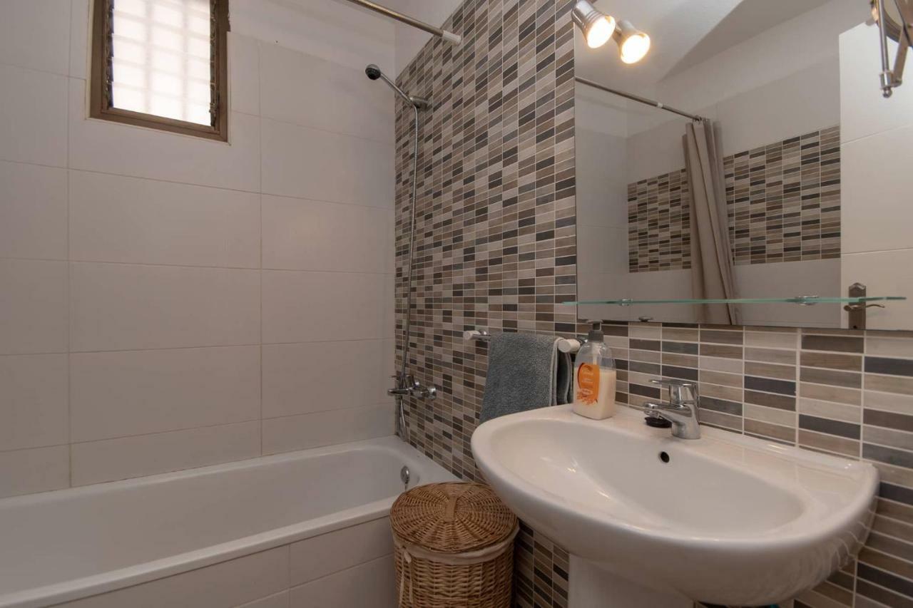 Great 2 Beds Apartment Los Cristianos Los Cristianos  Bagian luar foto