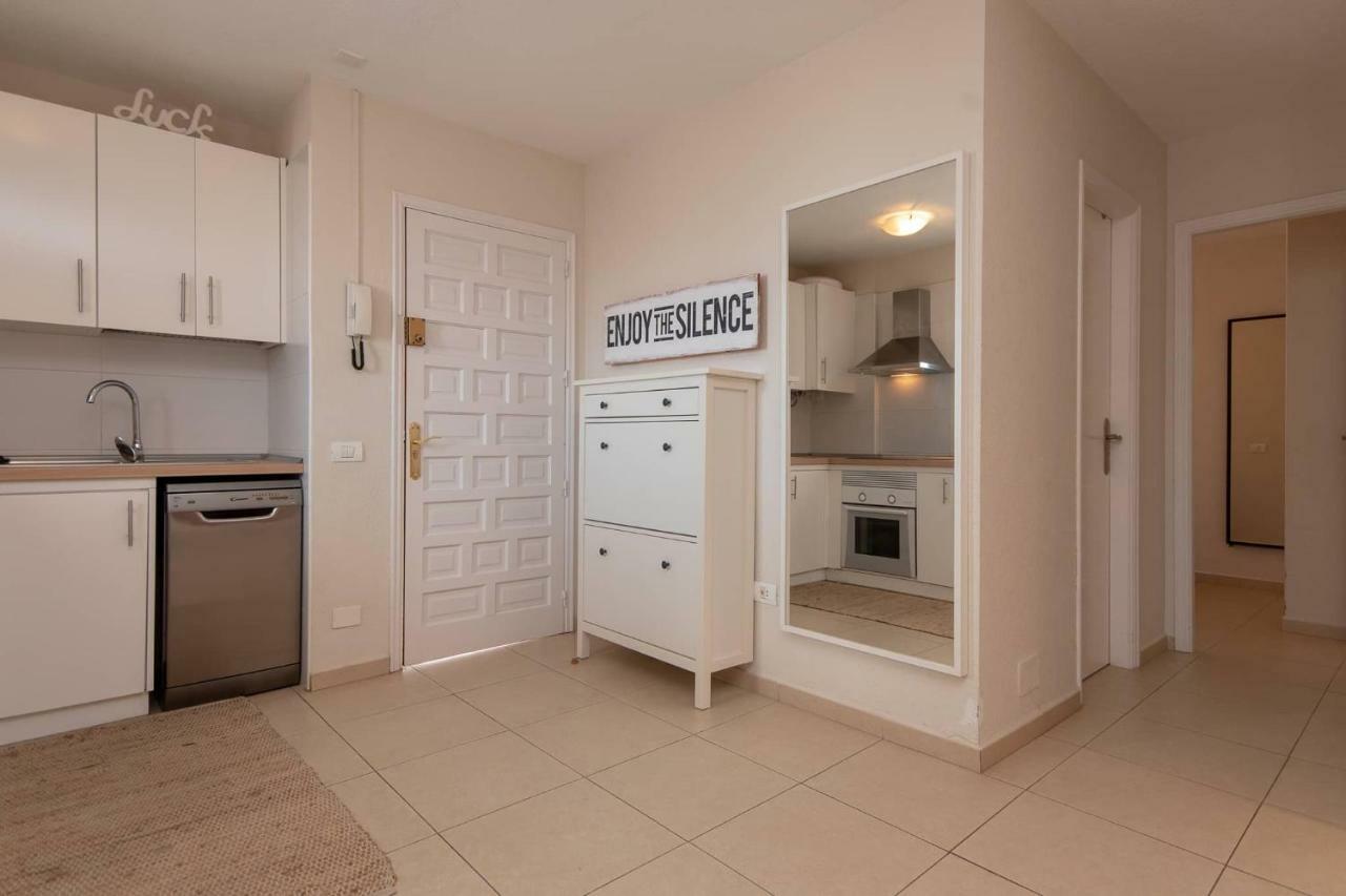 Great 2 Beds Apartment Los Cristianos Los Cristianos  Bagian luar foto