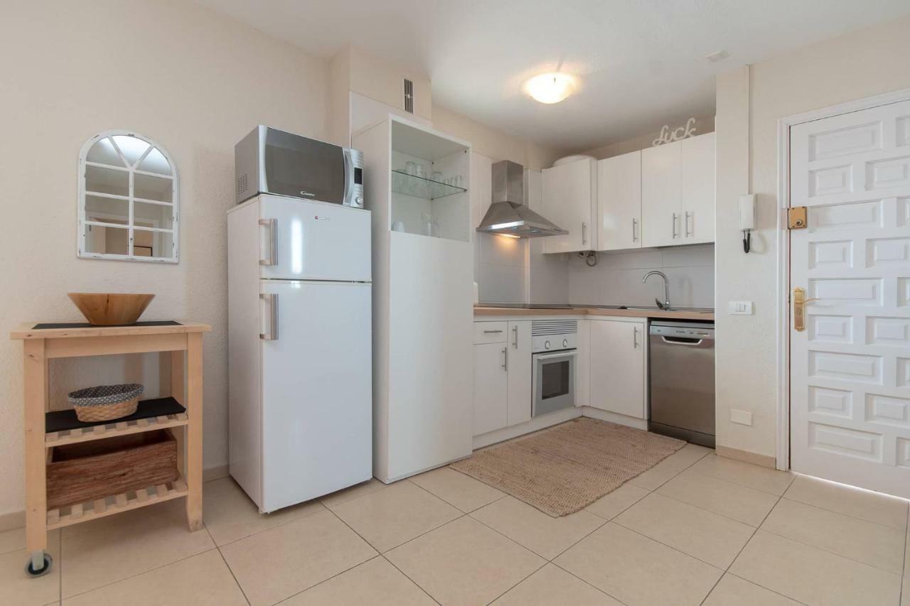 Great 2 Beds Apartment Los Cristianos Los Cristianos  Bagian luar foto