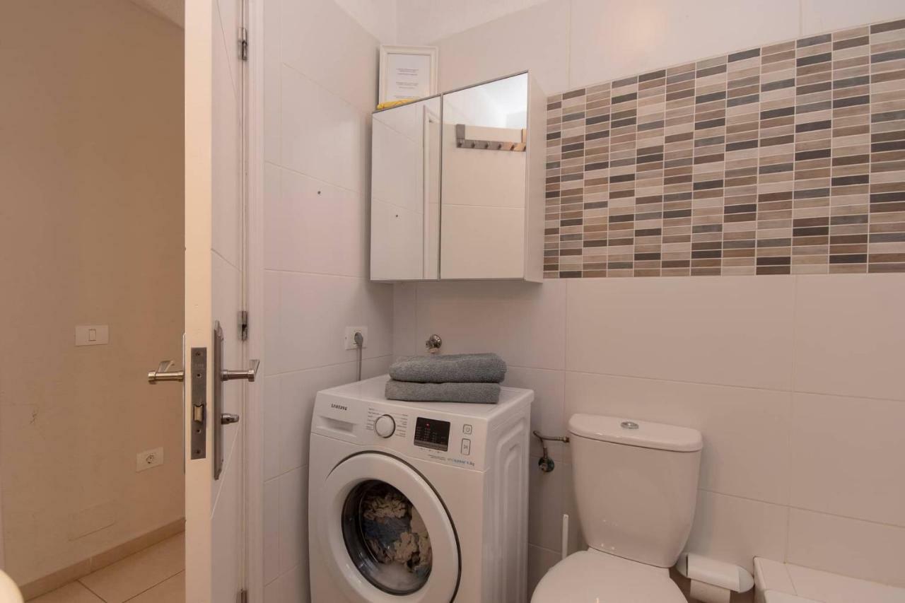 Great 2 Beds Apartment Los Cristianos Los Cristianos  Bagian luar foto