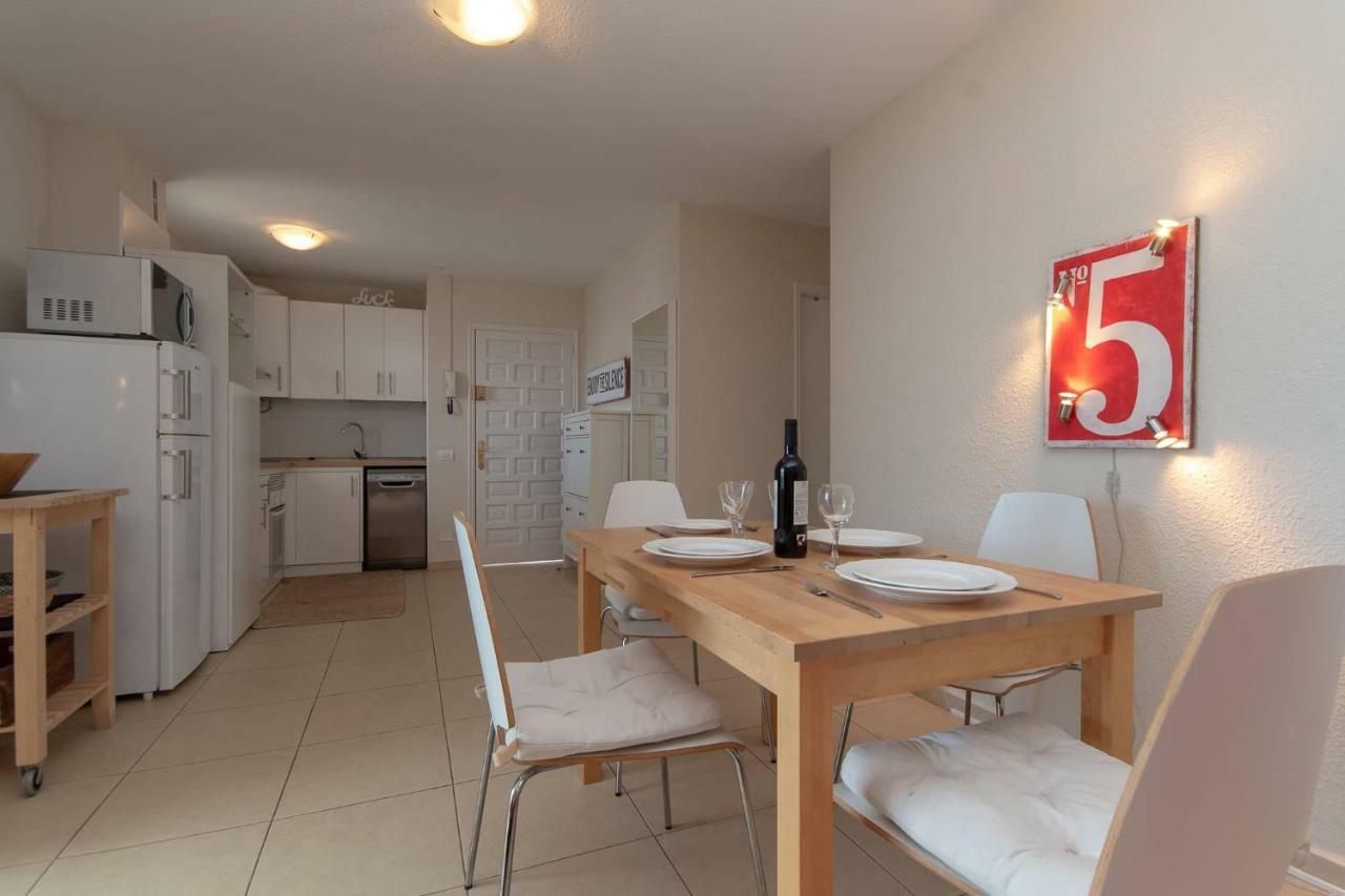Great 2 Beds Apartment Los Cristianos Los Cristianos  Bagian luar foto